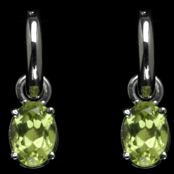 Oval peridot and white gold earrings